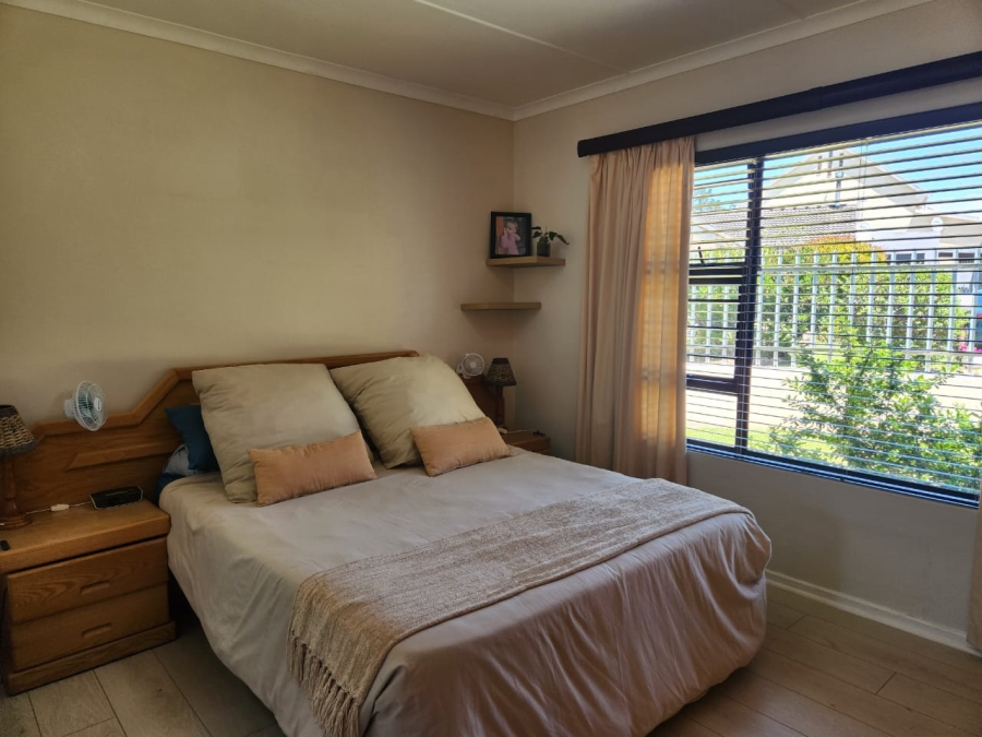 3 Bedroom Property for Sale in Denneoord Western Cape